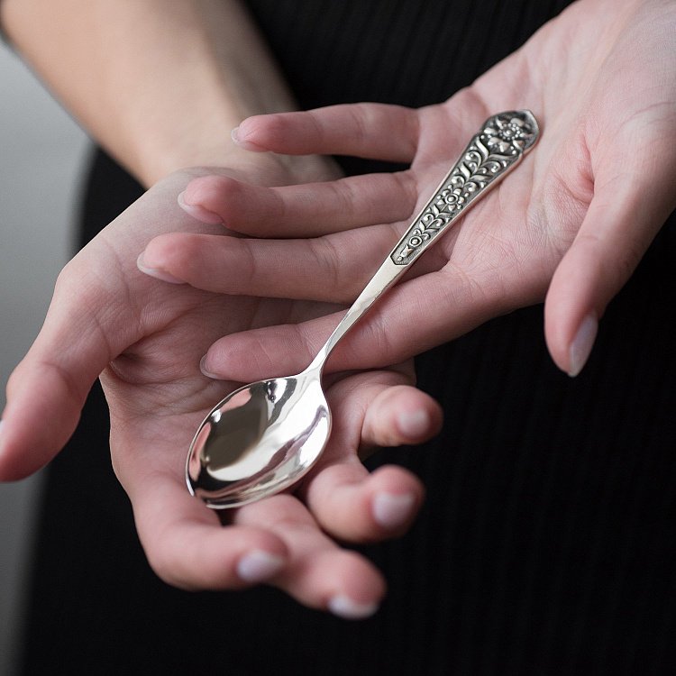 Чайна срібна ложка 24035 від ювелірного магазину Онікс - 1