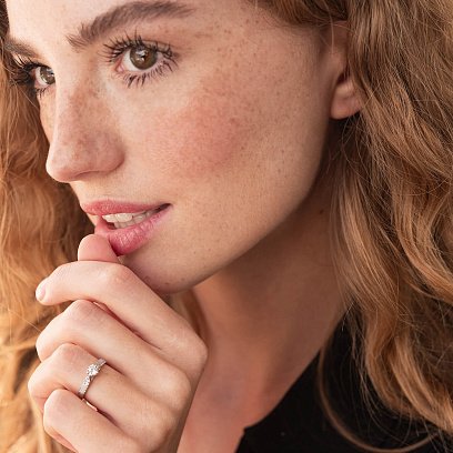 Заручальна срібна каблучка з фіанітами 591 №2