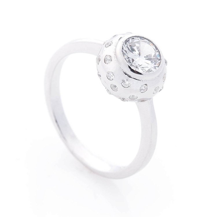 Серебряное кольцо (фианиты) 112059 от ювелирного магазина Оникс