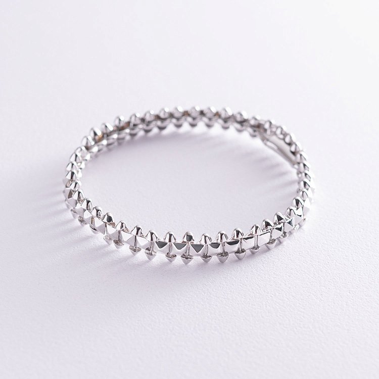 Жесткий браслет "Тереза" в белом золоте б04425 от ювелирного магазина Оникс