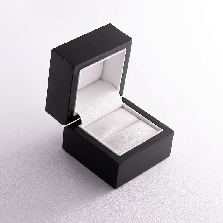 Черный футляр для украшений futlyar1 от ювелирного магазина Оникс