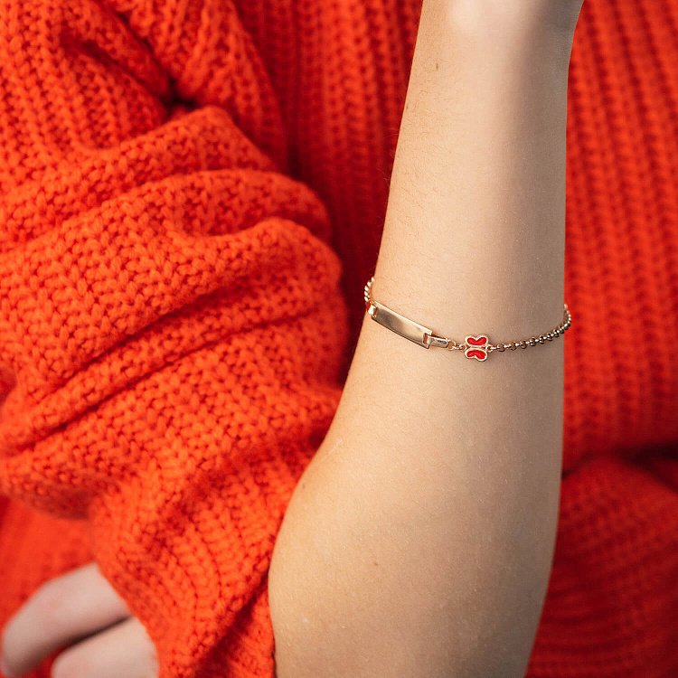 Золотой детский браслет "Бабочка и сердце" для гравировки б04185 от ювелирного магазина Оникс - 1