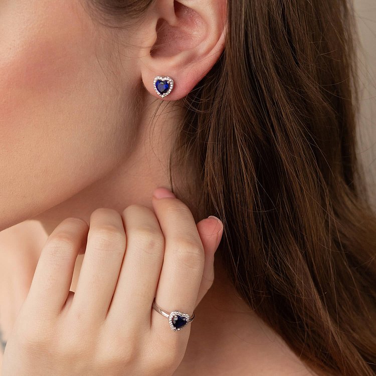 Серебряное кольцо "Сердечко" с синт. сапфиром и фианитами 1828/1р-HSPH от ювелирного магазина Оникс - 1