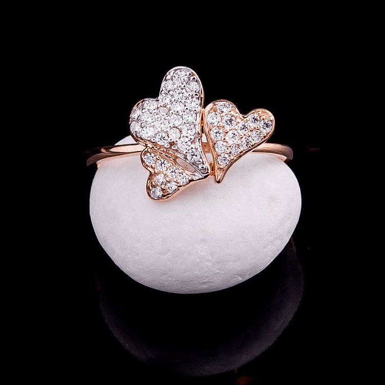 Золотое кольцо "Сердца" с фианитами к04377 от ювелирного магазина Оникс