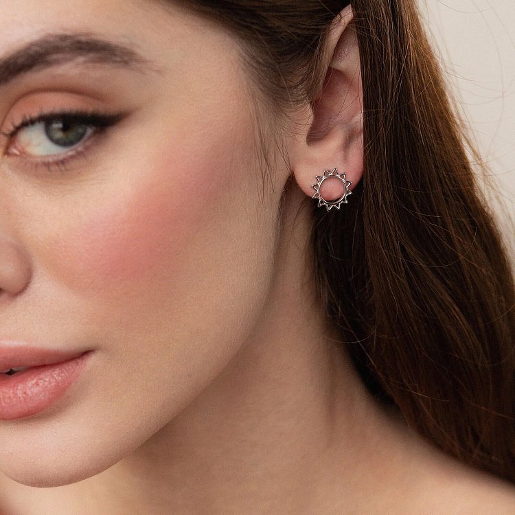 Сережки - пусети "Сонце" у білому золоті с08192 від ювелірного магазину Онікс - 3