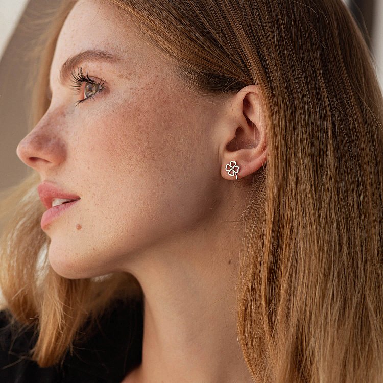 Сережки - пусети "Конюшина" в білому золоті с08276 від ювелірного магазину Онікс - 4