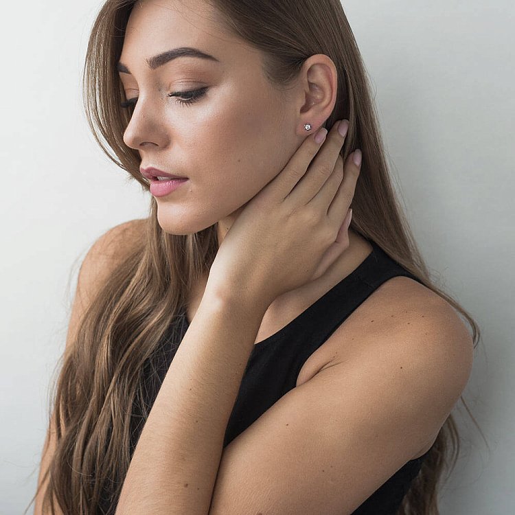 Золоті сережки-пусети з діамантами "Сердечка" сб0084ca від ювелірного магазину Онікс - 3