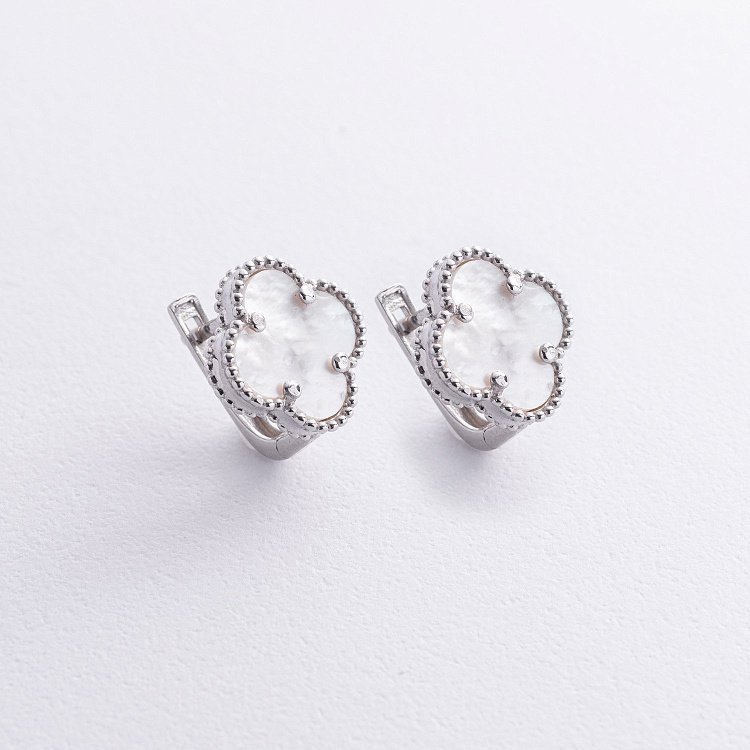 Срібні сережки "Конюшина" (перламутр) 123365 від ювелірного магазину Онікс