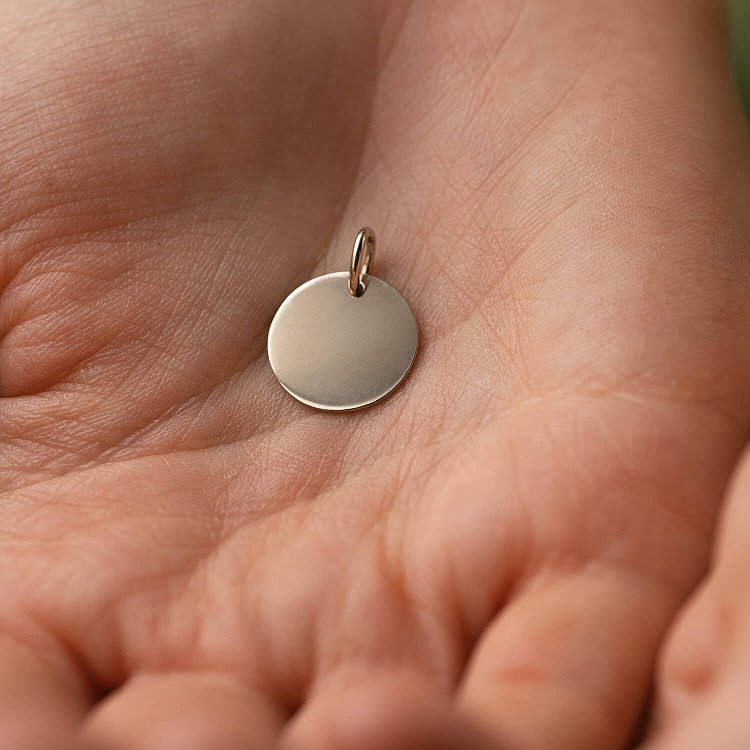 Кулон для гравировки в желтом золоте (14 мм) п03522 от ювелирного магазина Оникс - 1