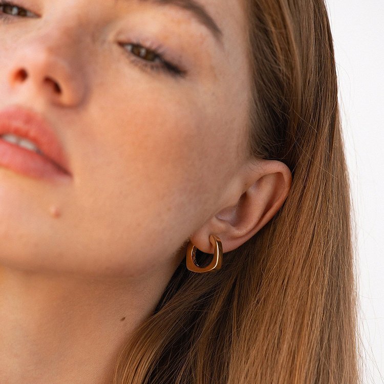 Серьги - кольца "Nora" в желтом золоте с08945 от ювелирного магазина Оникс - 1