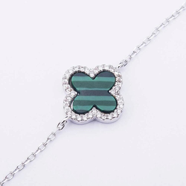 Срібний браслет "Конюшина" з ім. малахіту і фіанітами 14880 від ювелірного магазину Онікс