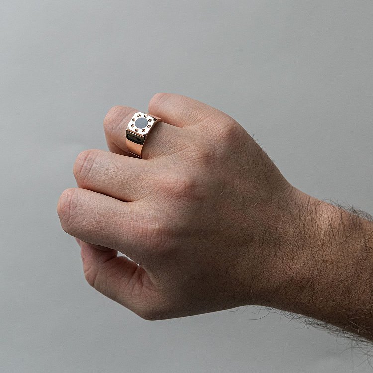 Мужская печатка в красном золоте (эмаль) к06726 от ювелирного магазина Оникс - 1