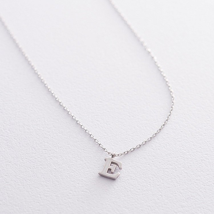 Серебряное колье с буквой Е 18619б от ювелирного магазина Оникс