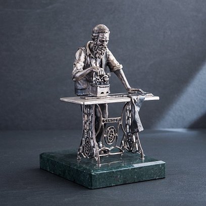 Срібна фігура ручної роботи "Єврейський кравець за роботою" порт.утюг