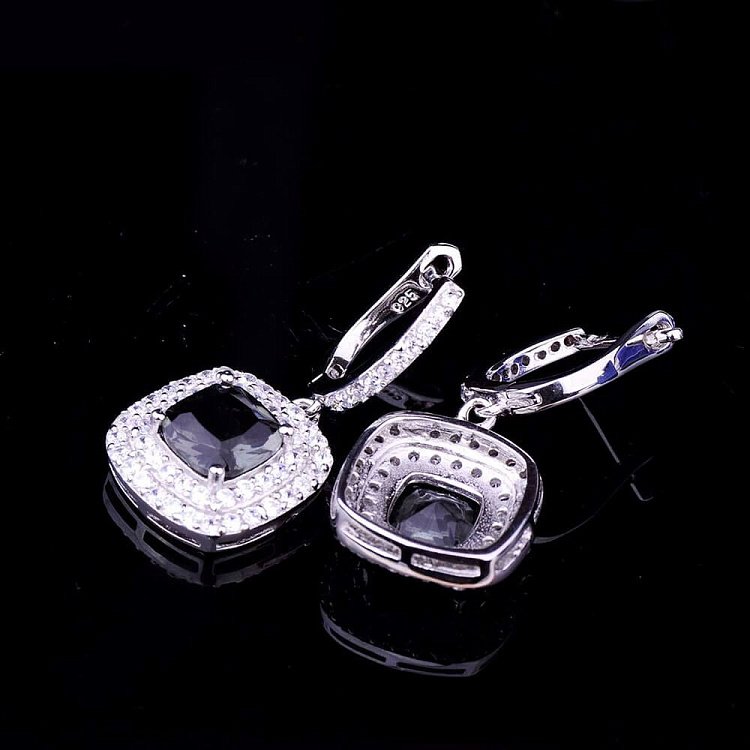 Срібні сережки (фіаніт, синтетична шпінель) с020 від ювелірного магазину Онікс - 3