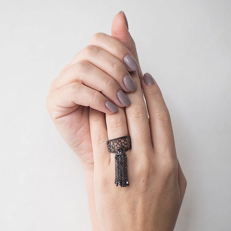 Серебряное кольцо с фианитами (оксидирование) 111894 от ювелирного магазина Оникс - 3