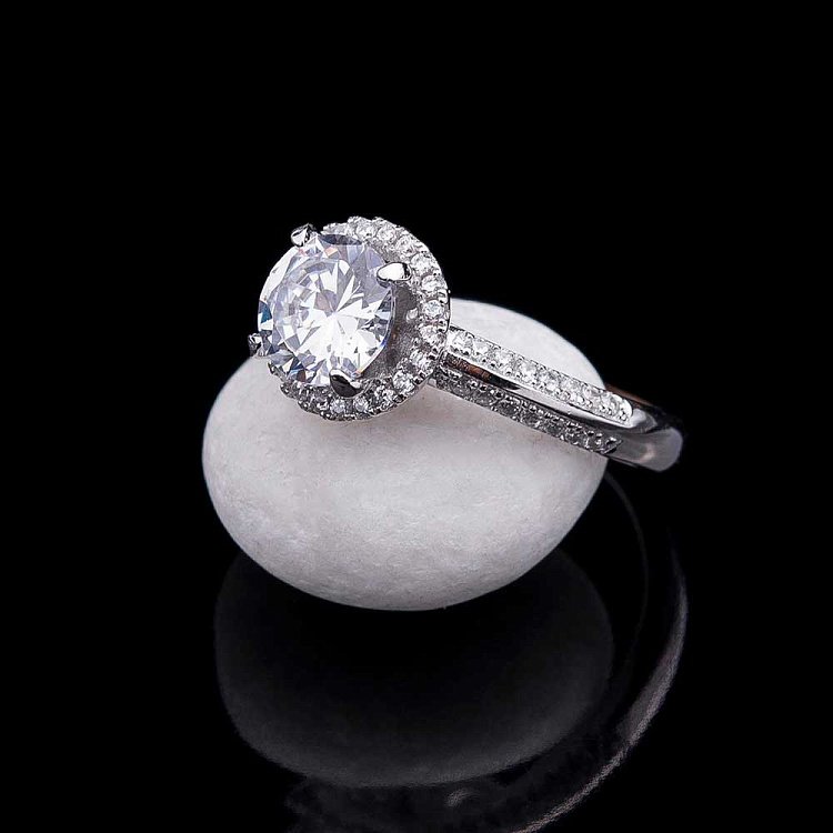 Заручальна каблучка з фіанітами 111835 від ювелірного магазину Онікс - 2