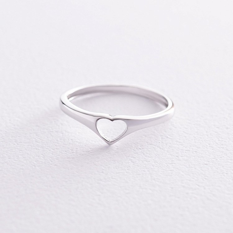 Каблучка "Сердечко" в білому золоті к07227 від ювелірного магазину Онікс