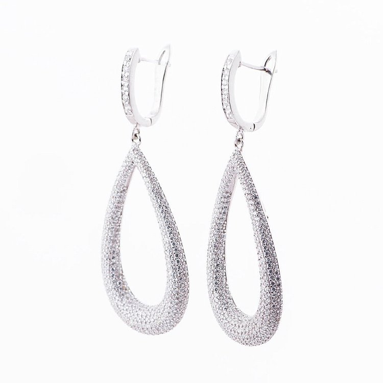 Срібні сережки з фіанітами 121842 від ювелірного магазину Онікс - 1