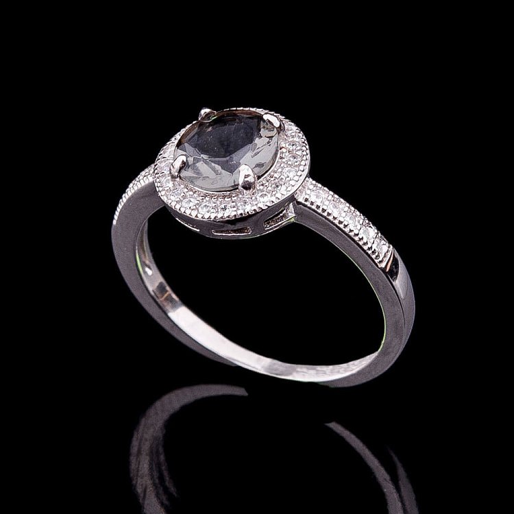 Кольцо с синтетической шпинелью серого цвета к027 от ювелирного магазина Оникс - 2