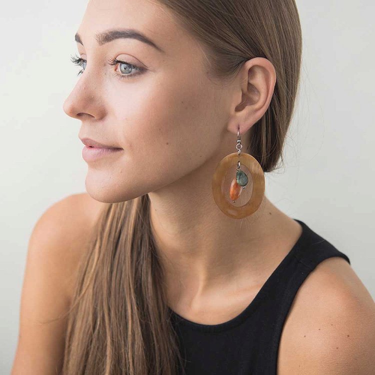 Сережки з сердоліком і агатом 232с24 Сережки з сердоліком і агатом 232с24 від ювелірного магазину Онікс