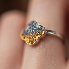 Серебряное кольцо "Клевер" (голубые и желтые камни) 5442 от ювелирного магазина Оникс - 3