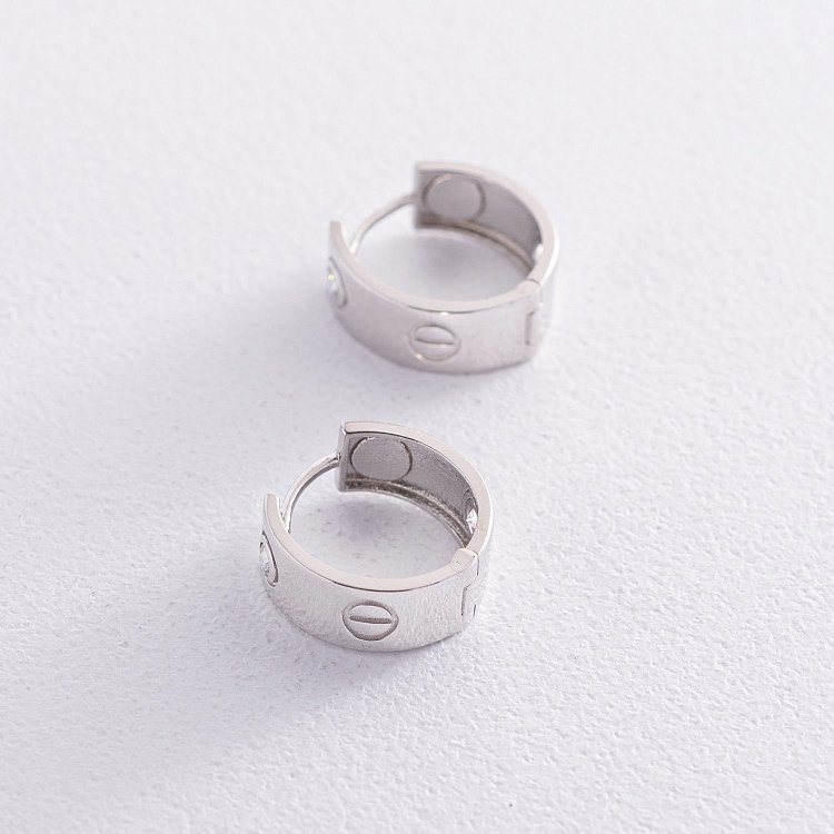 Серьги - кольца "Love" в белом золоте с07313 от ювелирного магазина Оникс - 2