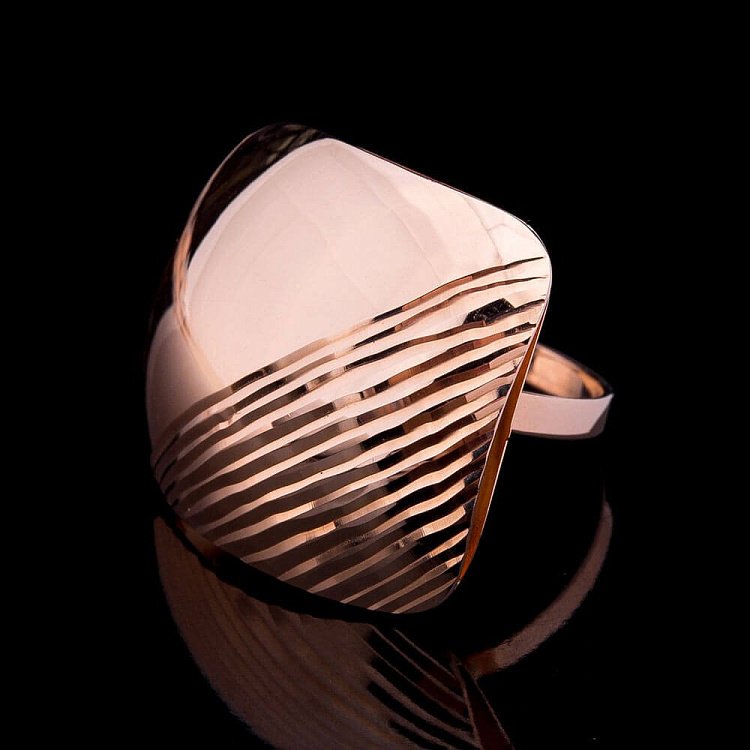 Золотое кольцо к01737к от ювелирного магазина Оникс