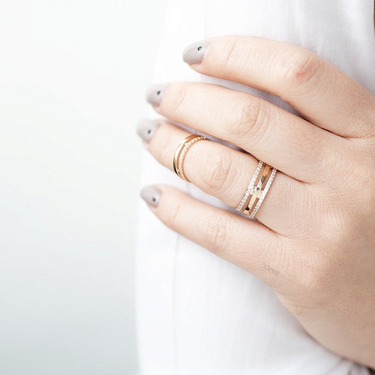 Золота каблучка на дві фаланги к05512 від ювелірного магазину Онікс - 1