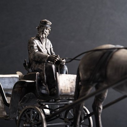 Срібна фігура ручної роботи извозчик №4