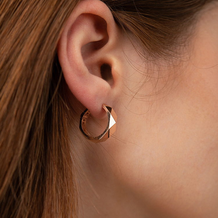 Сережки - кільця "Грані" в червоному золоті с09366 від ювелірного магазину Онікс - 3