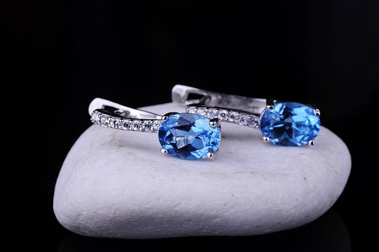 Женские серьги с голубым топазом (фианиты) 121331 от ювелирного магазина Оникс - 1