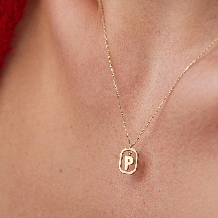 Колье с буквой "Р" в желтом золоте кол02463р от ювелирного магазина Оникс - 3