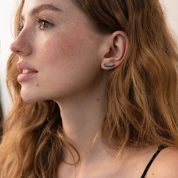 Серебряные серьги - пусеты "Перышки" 123200 от ювелирного магазина Оникс - 1