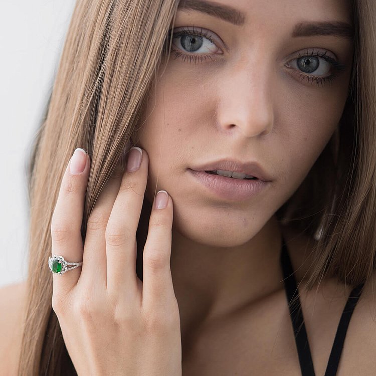 Кольцо с синтетической шпинелью зеленого цвета к07 от ювелирного магазина Оникс - 3