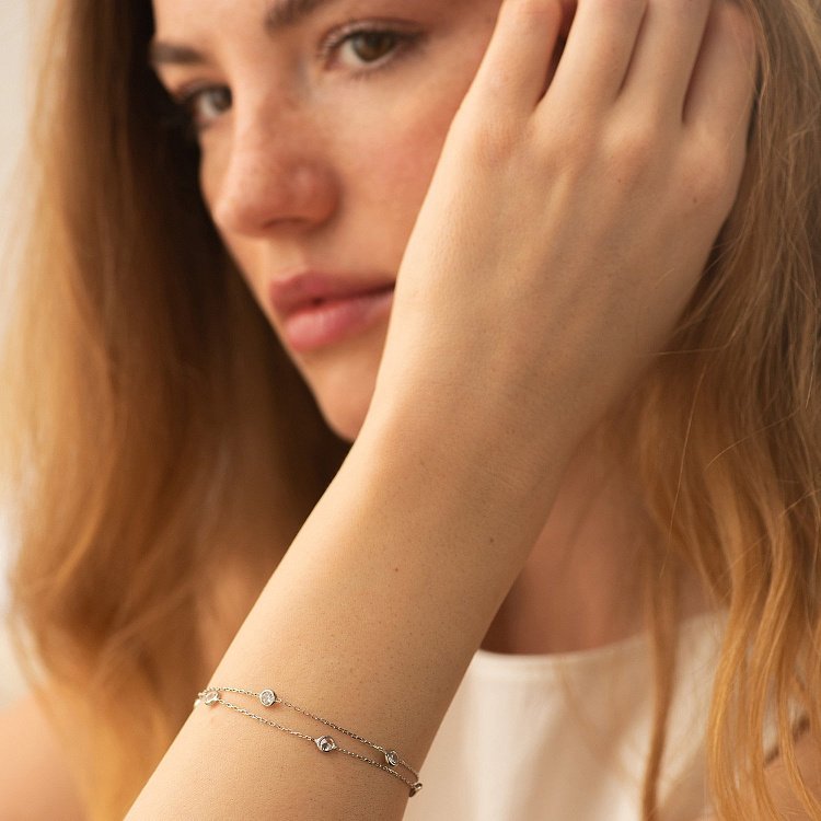 Серебряный браслет с фианитами 905-01592 от ювелирного магазина Оникс - 1