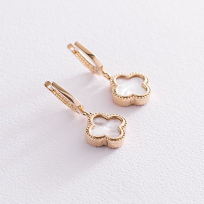 Серьги "Клевер" в желтом золоте (перламутр) с07552