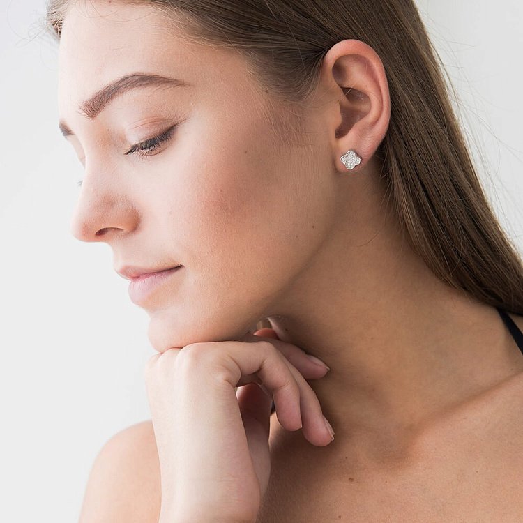 Серебряные серьги-пусеты с фианитами "Клевер" 121662 от ювелирного магазина Оникс - 6