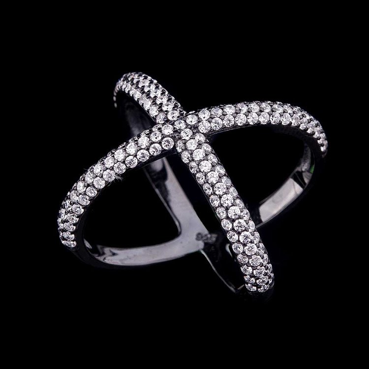 Серебряное кольцо с фианитами 111815 от ювелирного магазина Оникс - 2