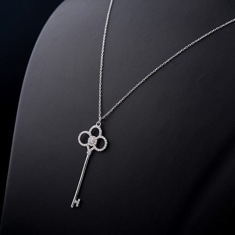 Кольє "Срібний ключик" 18470 від ювелірного магазину Онікс