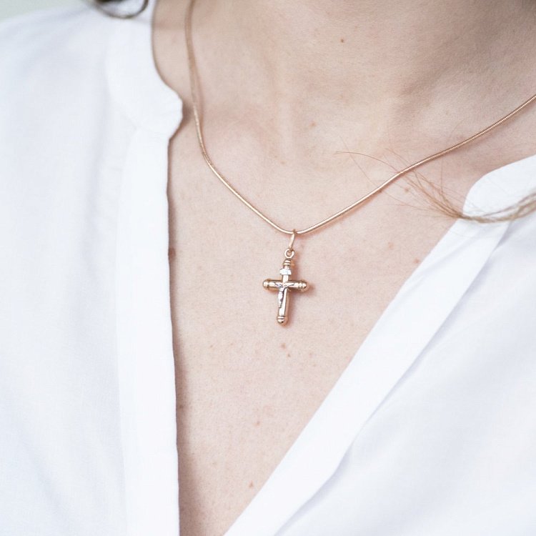 Золотий хрестик з розп'яттям п01396 від ювелірного магазину Онікс - 1