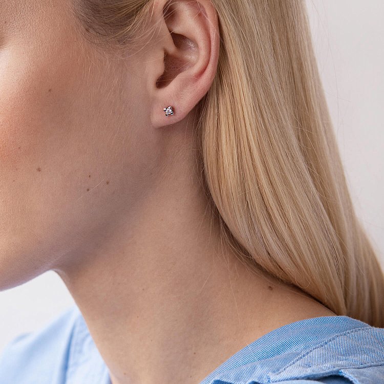 Срібні сережки - пусети фіанітами (4мм) 12322 від ювелірного магазину Онікс - 3