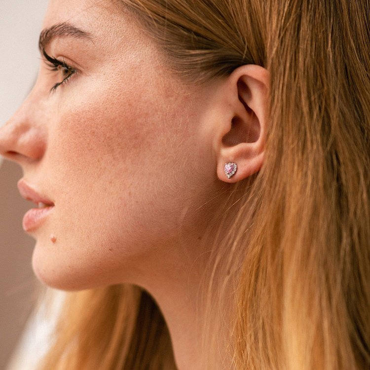 Серебряные серьги - пусеты "Сердечки" с фианитами 123295р от ювелирного магазина Оникс - 5