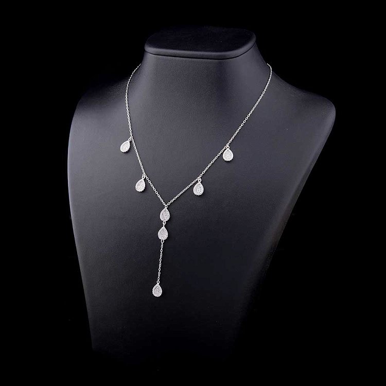 Серебряное колье с фианитами 18299 от ювелирного магазина Оникс - 2