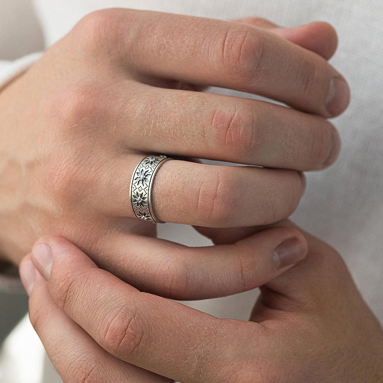 Срібна каблучка "Вишиванка" (фіаніти) 1113 від ювелірного магазину Онікс - 4