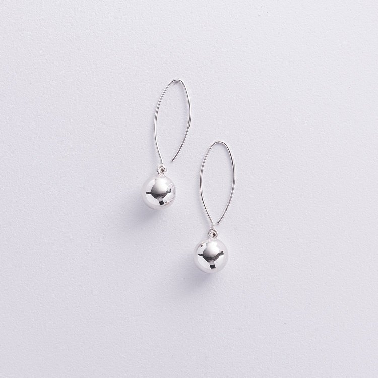 Серебряные серьги "Шарики" 12105а от ювелирного магазина Оникс