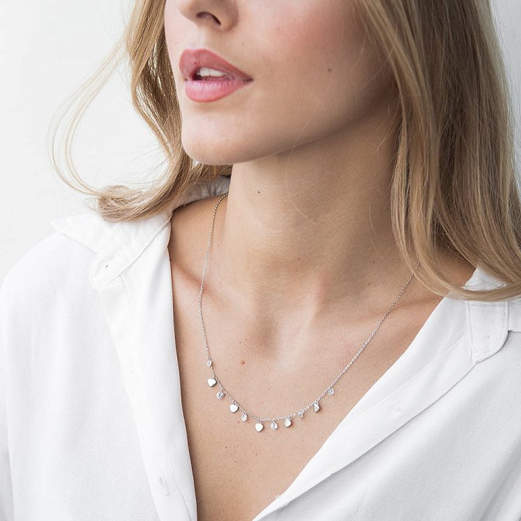 Серебряное колье "Сердечки" с фианитами 18664 от ювелирного магазина Оникс - 1