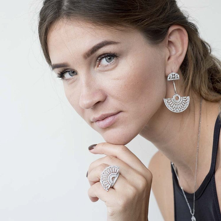 Срібні сережки Віяла з фіанітами 121898 від ювелірного магазину Онікс - 2