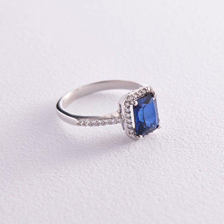 Серебряное кольцо с синт. сапфиром и фианитами 1830/1р-HSPH от ювелирного магазина Оникс - 2