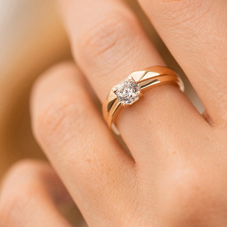 Помолвочное золотое кольцо с фианитом к06433 от ювелирного магазина Оникс - 2